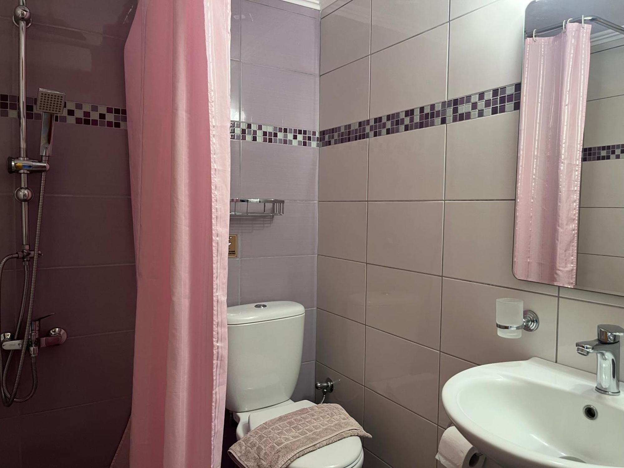 George Studios Василики Номер фото